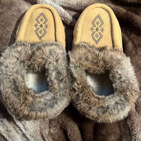 Mukluks - Picture 1 of 5